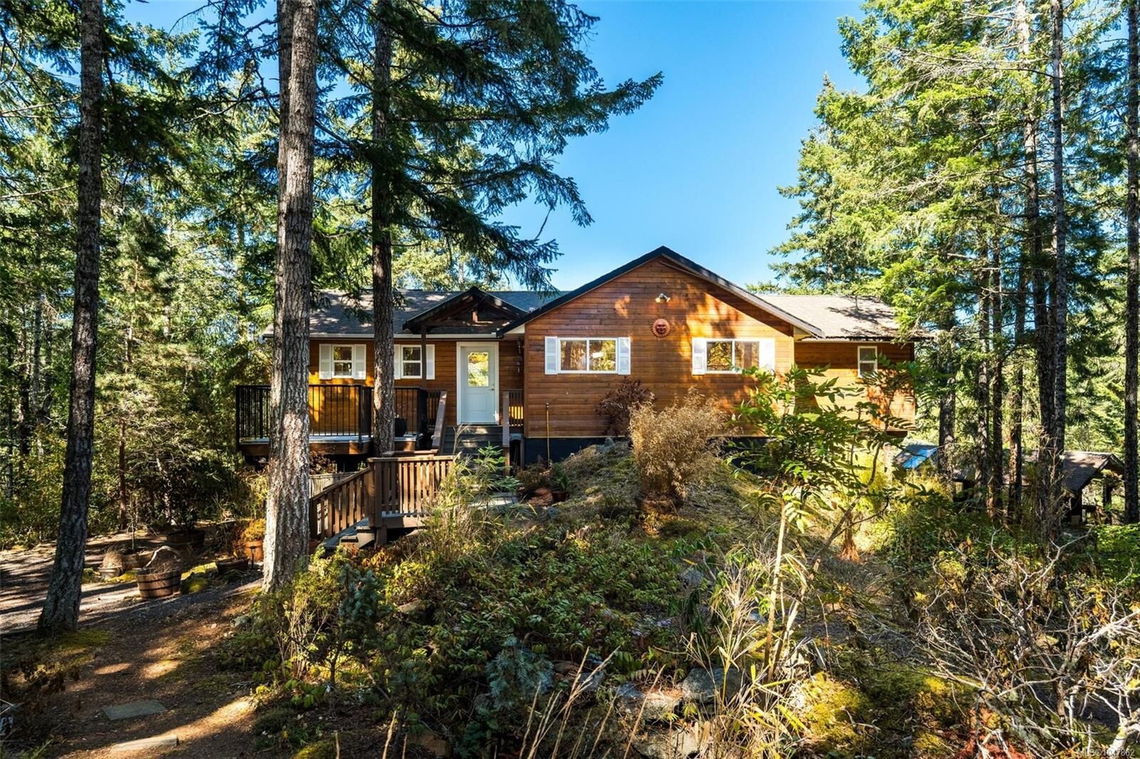 Property Photo: 1387 Clun Pl BC V9Z 1B1