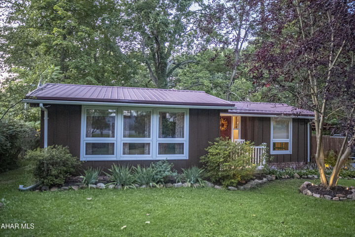 Property Photo:  1216 Rosehill Drive  PA 16602 