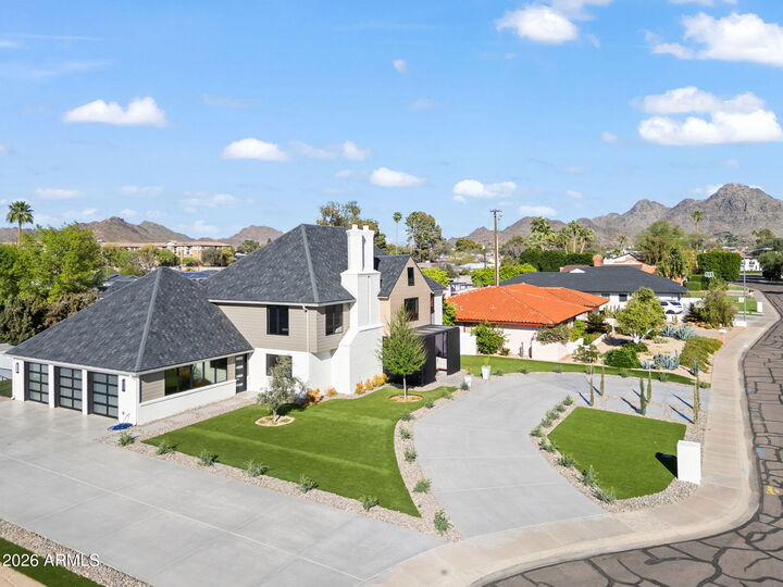 Property Photo:  910 E Kaler Drive  AZ 85020 