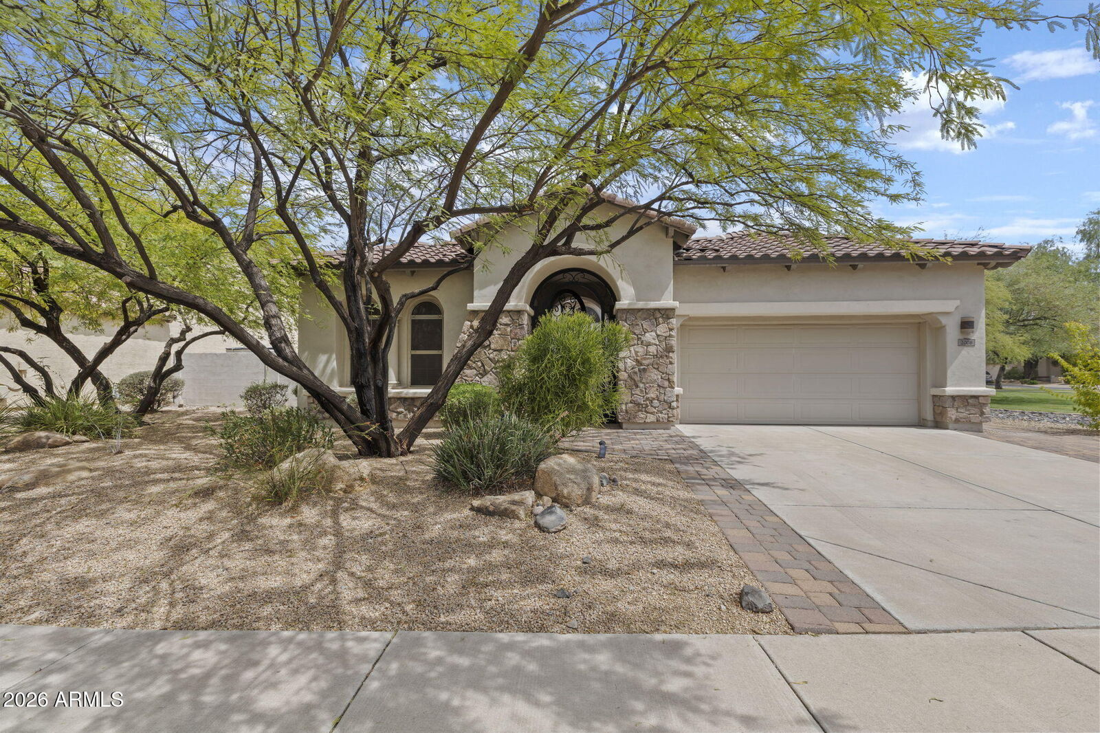 Property Photo:  2008 W Gloria Lane  AZ 85085 