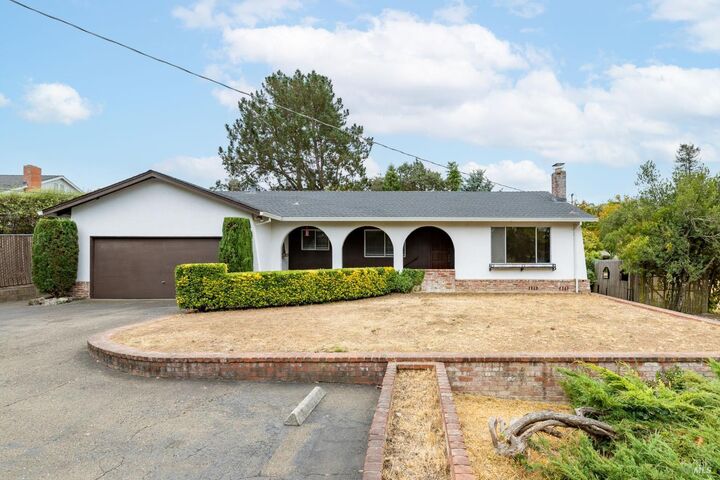 Property Photo:  648 W School Street  CA 94931 