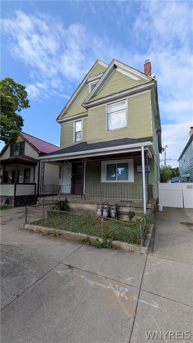 Property Photo:  18 Winter Street  NY 14213 