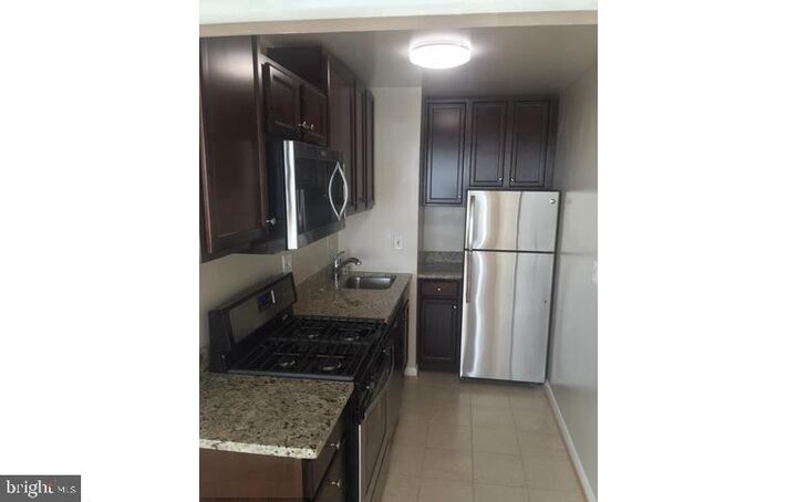 Property Photo: 10201 Grosvenor Place 1123 MD 20852