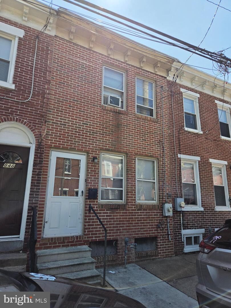 Property Photo: 846 N Spruce Street DE 19801