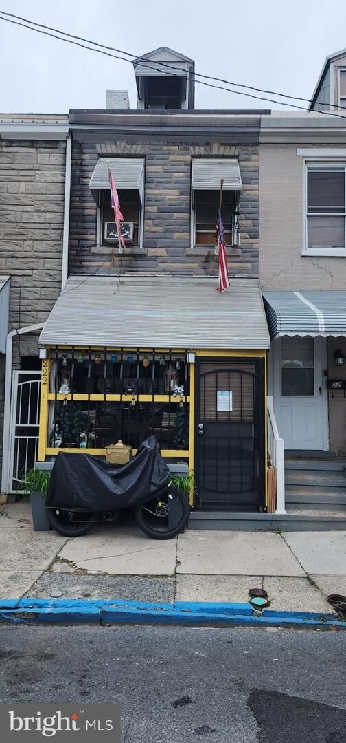 Property Photo: 222 S 10th Street PA 19602