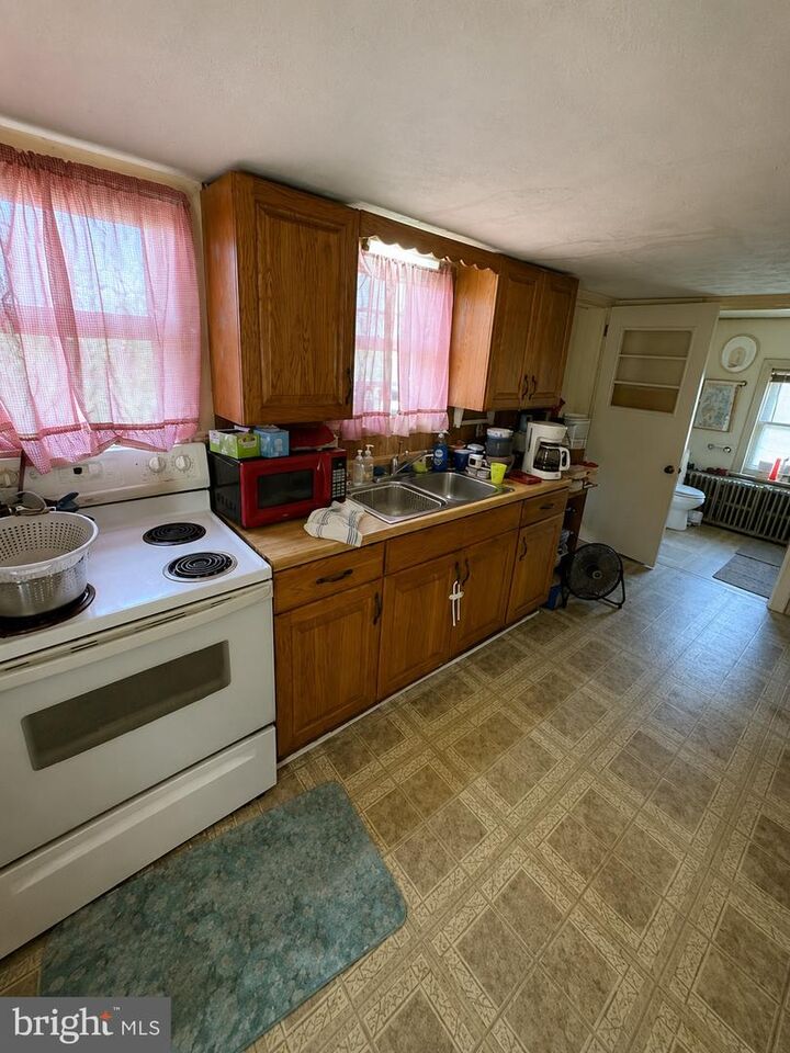 Property Photo:  1911 Pine Street  PA 17042 