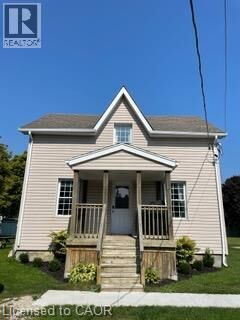 Property Photo:  16 Queen Street North 1  ON N0G 1Z0 