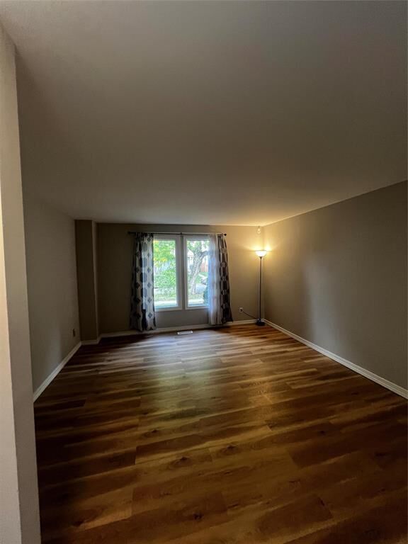 Property Photo:  84 Marlow Court  MB R2P 0A4 