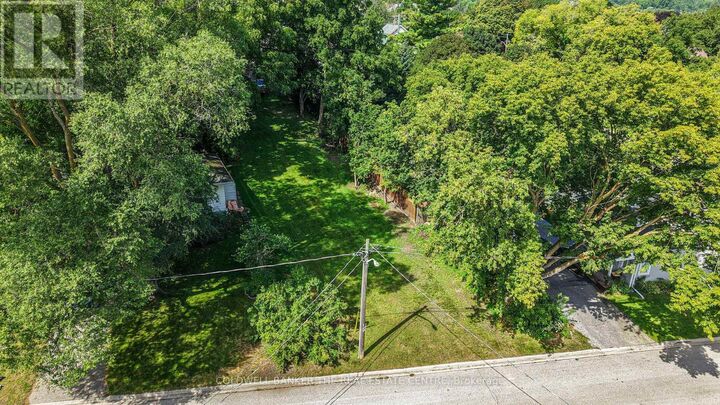 Property Photo:  190 Charlotte Street South  ON L3Y 3S8 