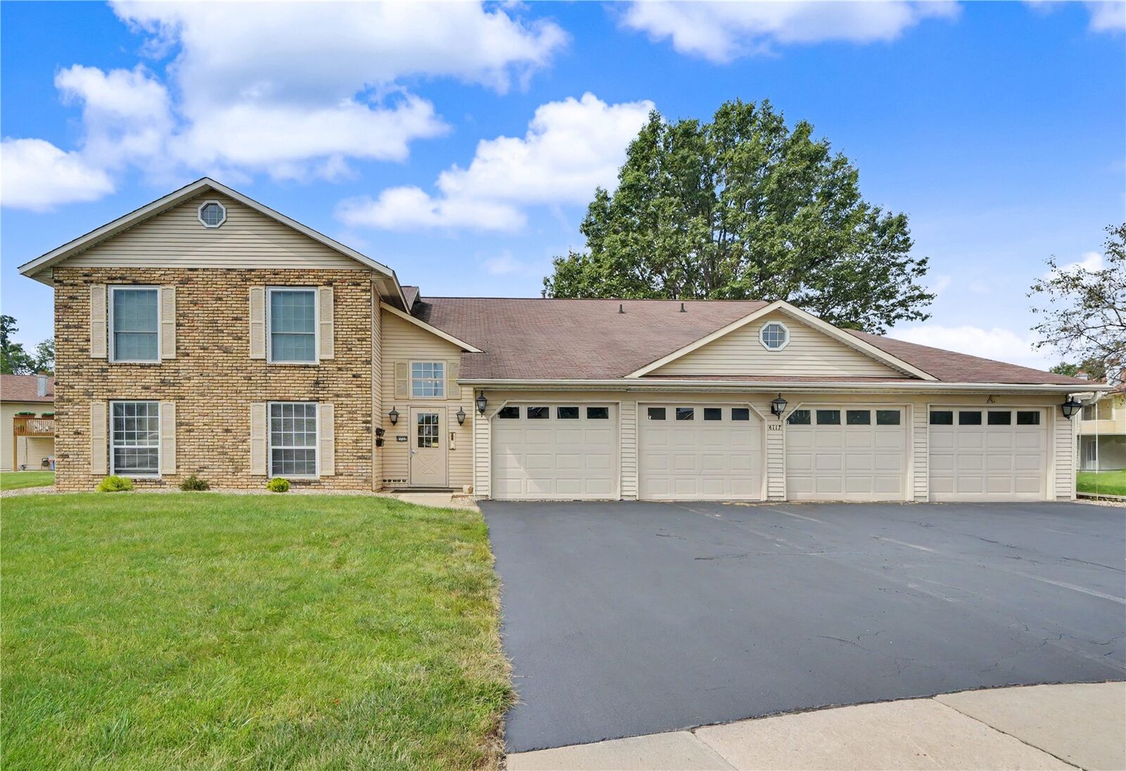 Property Photo: 4117 Lexington Ct NE A IA 52402