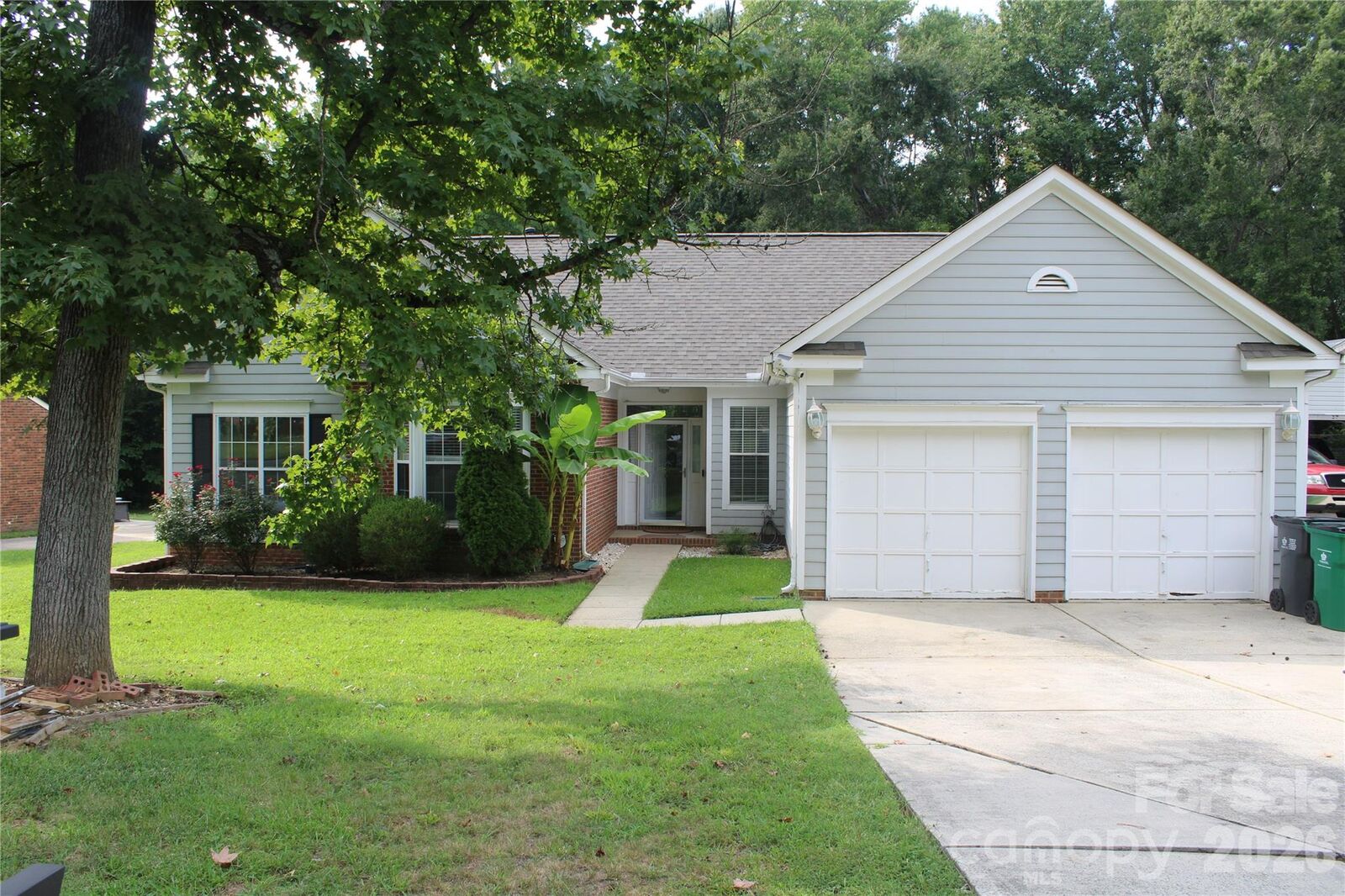 Property Photo: 7508 Blythwood Lane NC 28227