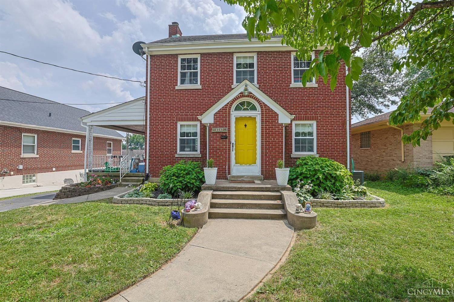 Property Photo:  1737 Madison Avenue  OH 45231 