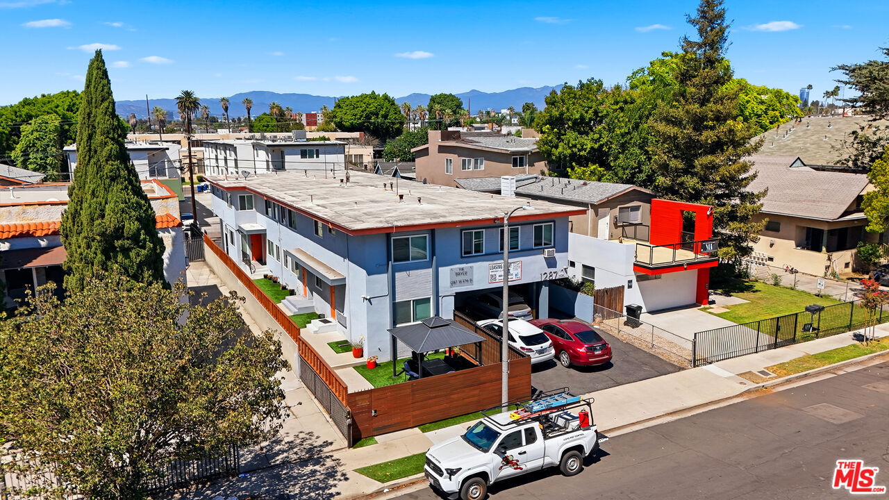 Property Photo:  1287 W 37th Pl  CA 90007 