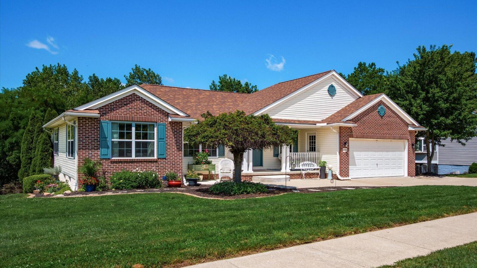 Property Photo: 1298 Bluejack Lane OH 43056