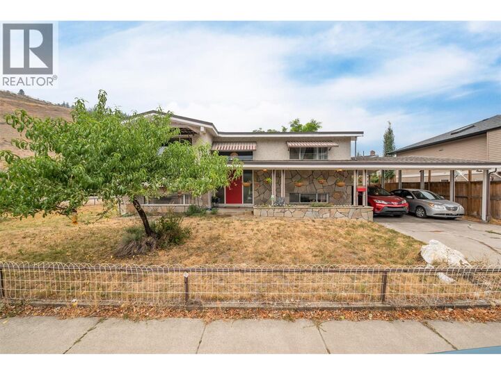 Property Photo: 651 Richter Street BC V1Y 2J6