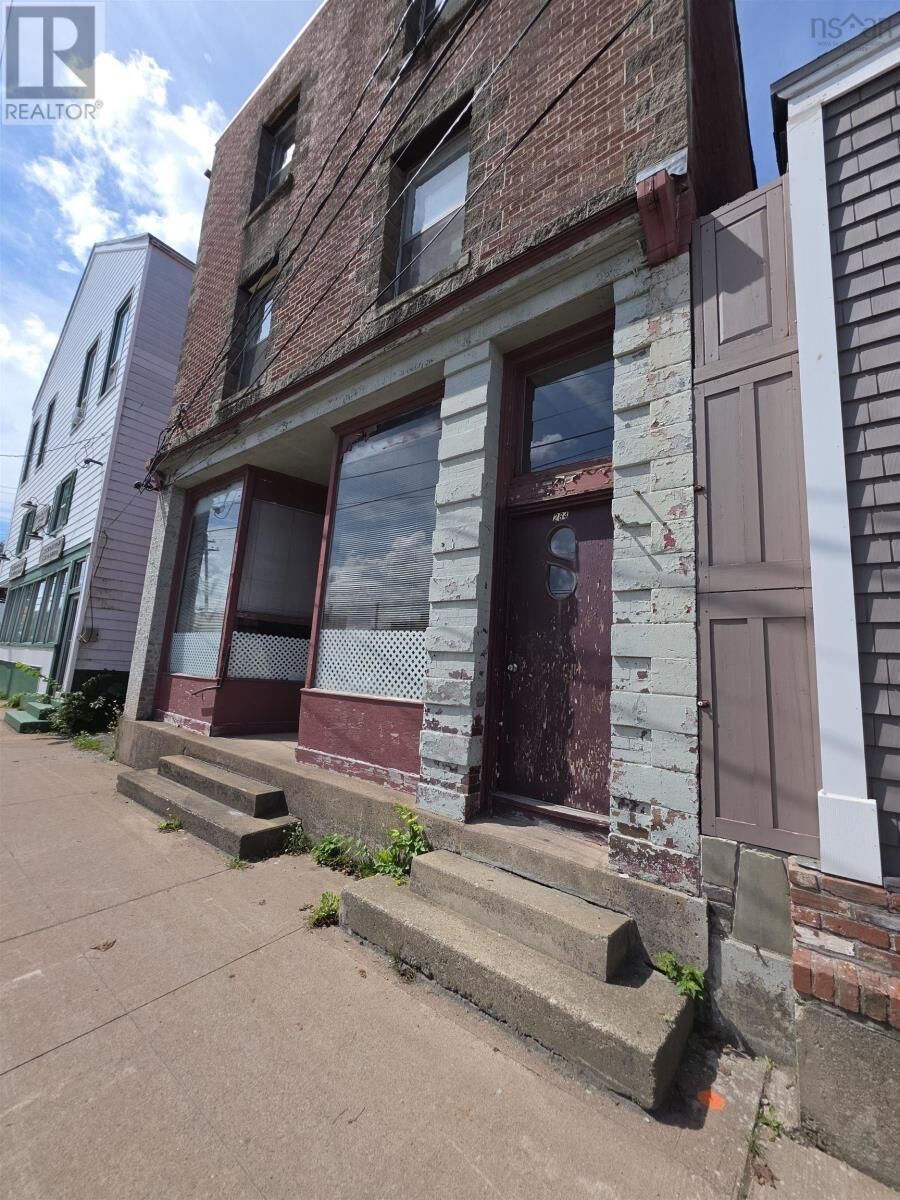 Property Photo:  284 Foord Street  NS B0K 0A2 