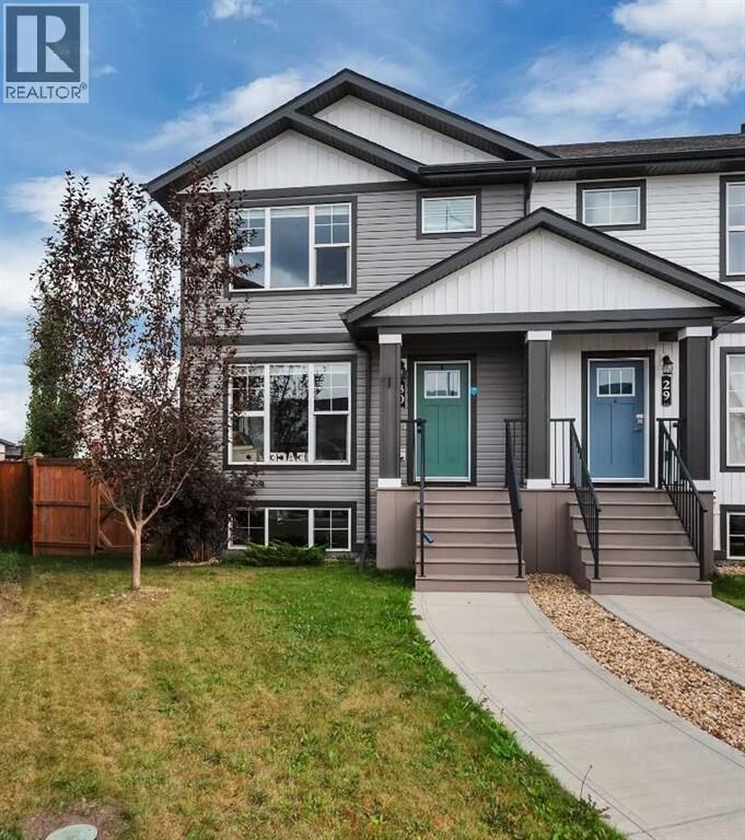 Property Photo: 30 Hawthorn Place AB T4S 0S2