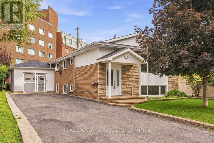 Property Photo:  257 Lavergne Street  ON K1L 5E4 