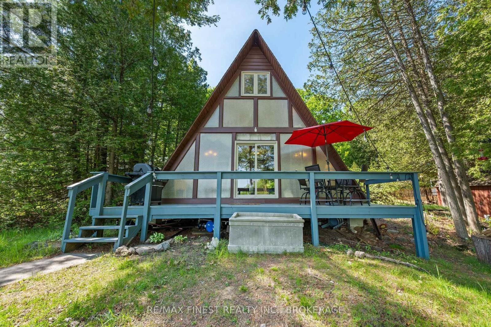 Property Photo:  53 Hillside Lane  ON K0H 2W0 