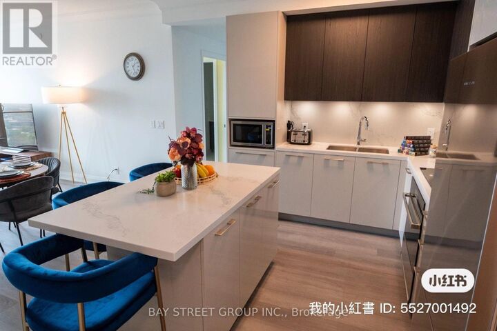 Property Photo:  8 Water Walk Drive A 3207  ON L3R 6L4 