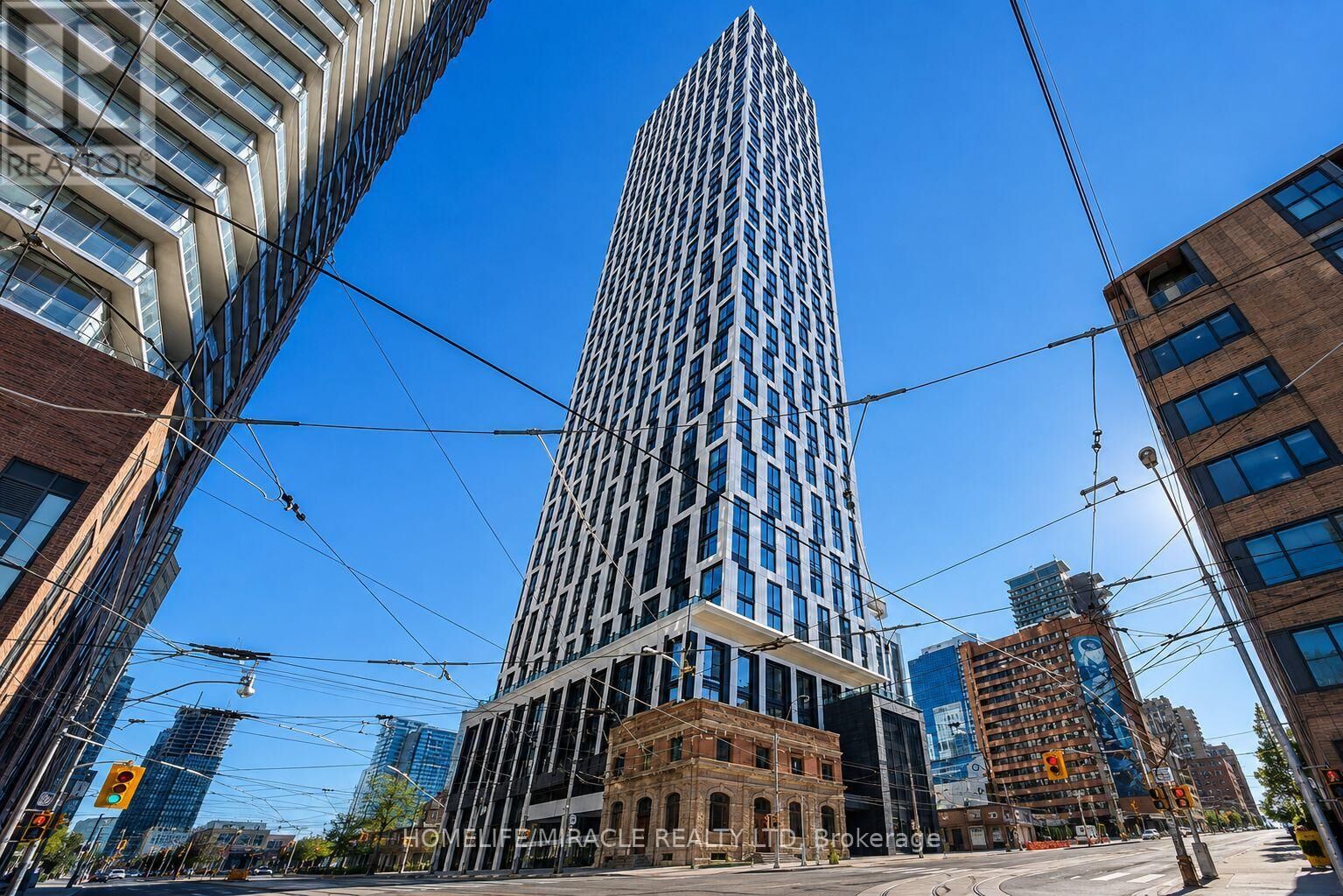 Property Photo: 252 Church Street 1708 ON M5B 0E6