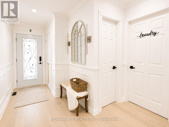Property Photo:  250 Murray Street  ON L6X 3R9 