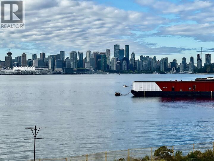 Property Photo: 785 Harbour Way 4F BC V7P 0G3