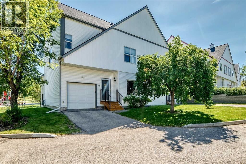 Property Photo:  200 Hidden Hills Terrace Northwest  AB T3A 6E8 