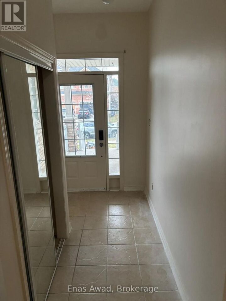 Property Photo:  39 Palm Tree Road  ON L6V 4N5 