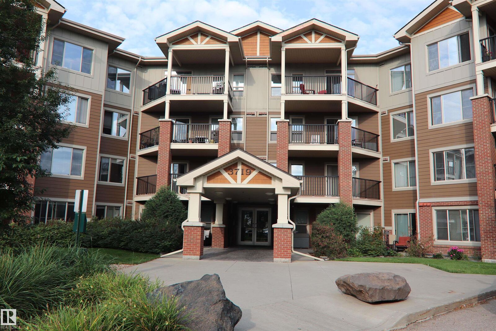 Property Photo:  3719 Whitelaw Lane NW 308  AB T6W 2C3 