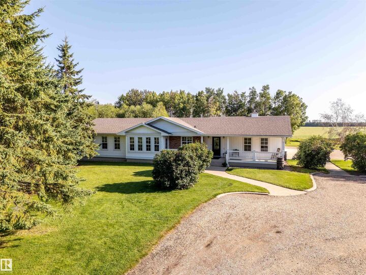 Property Photo:  45217 Township Road 621  AB T9N 2G7 