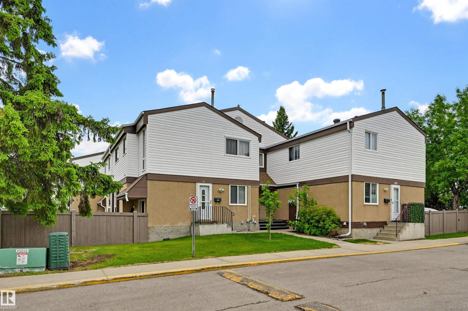 Property Photo:  817 Erin Place NW  AB T5T 1M6 
