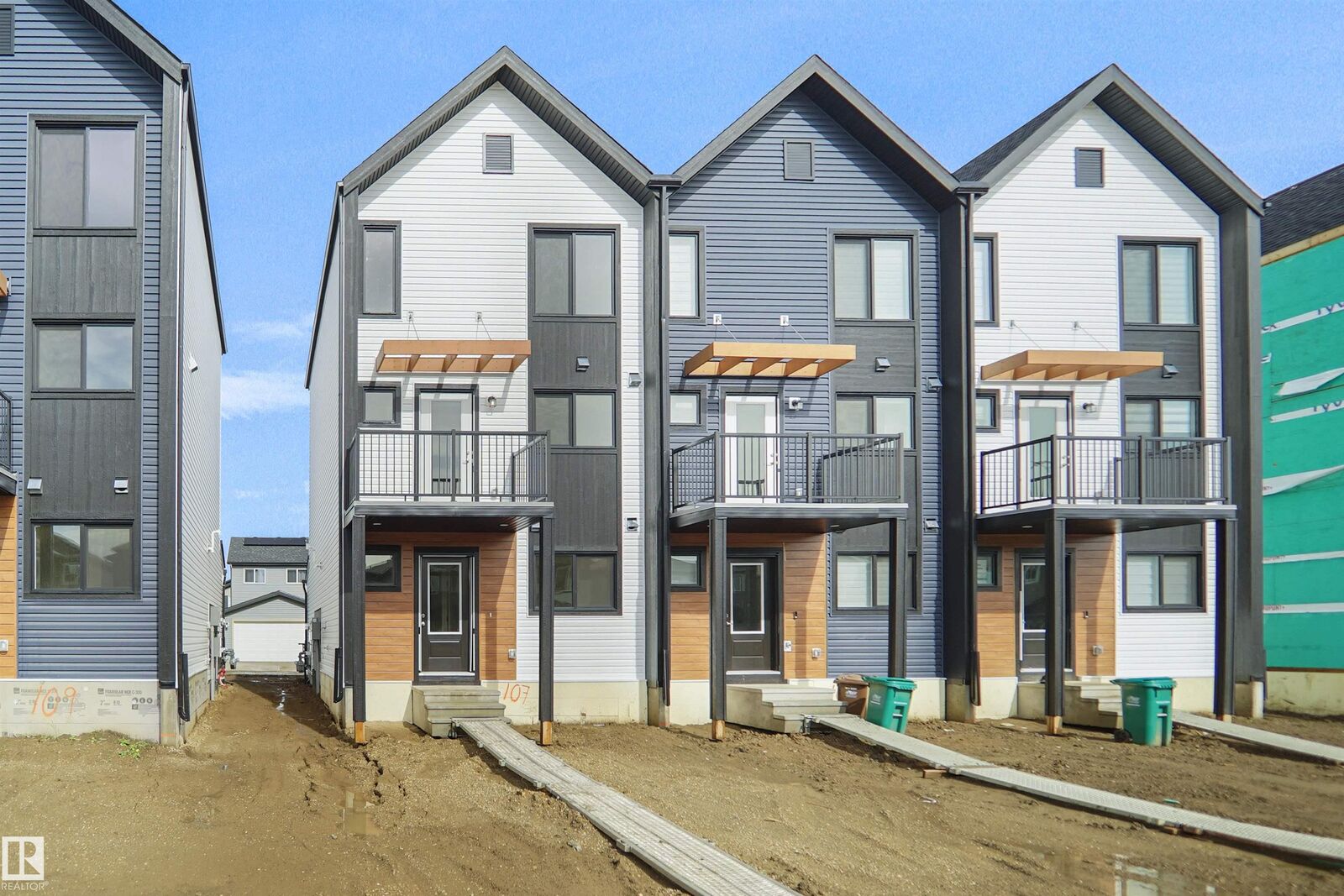 Property Photo:  97 Nerine Crescent  AB T8N 8C6 