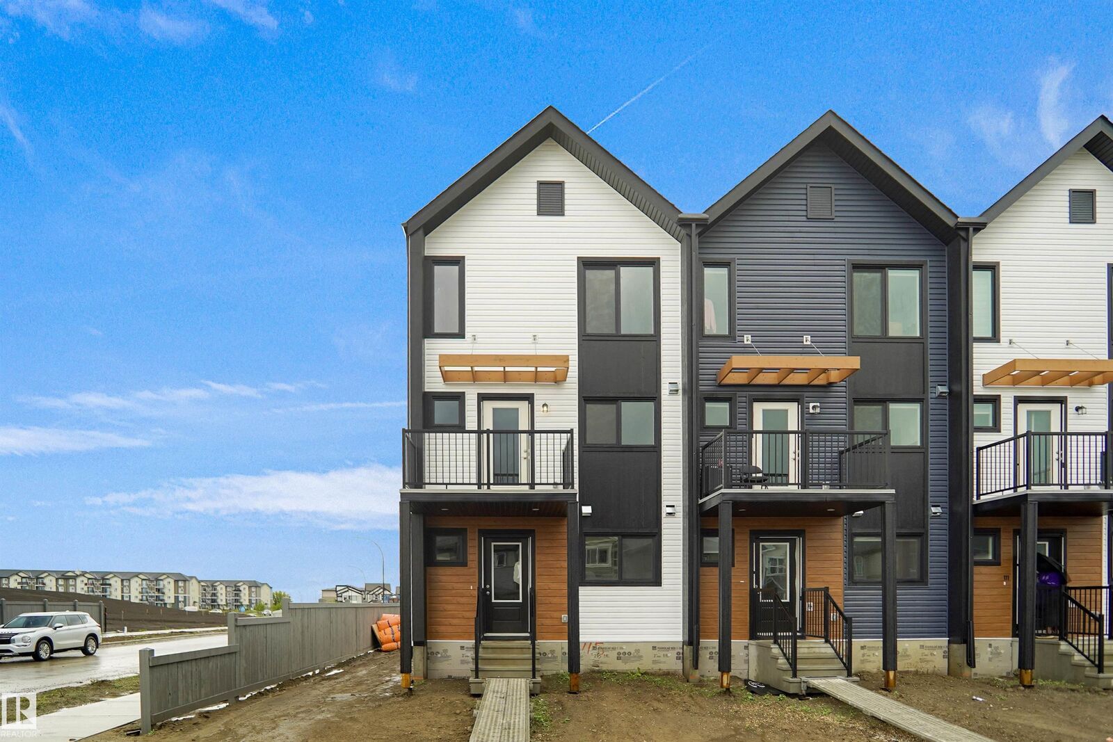Property Photo:  99 Nerine Crescent  AB T8N 8C6 