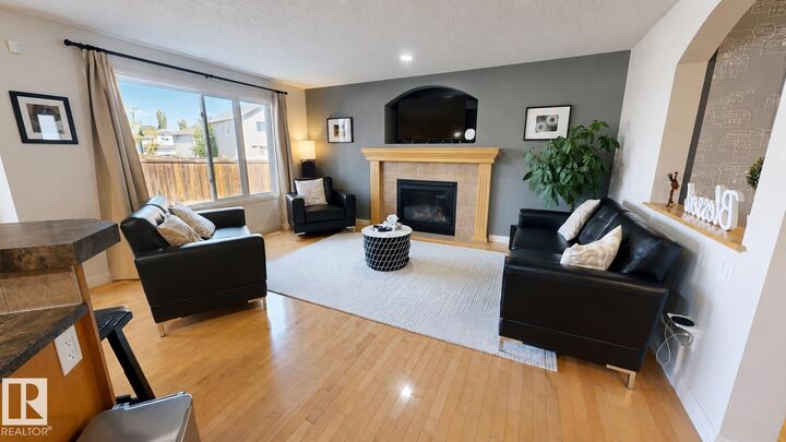 Property Photo:  14528 141 Street NW  AB T6V 1Y1 