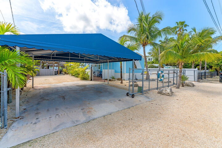 Property Photo: 347 King Avenue FL 33037