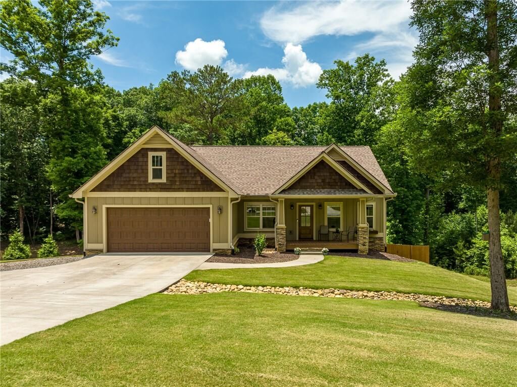 Property Photo:  420 Meadow Circle  GA 30540 