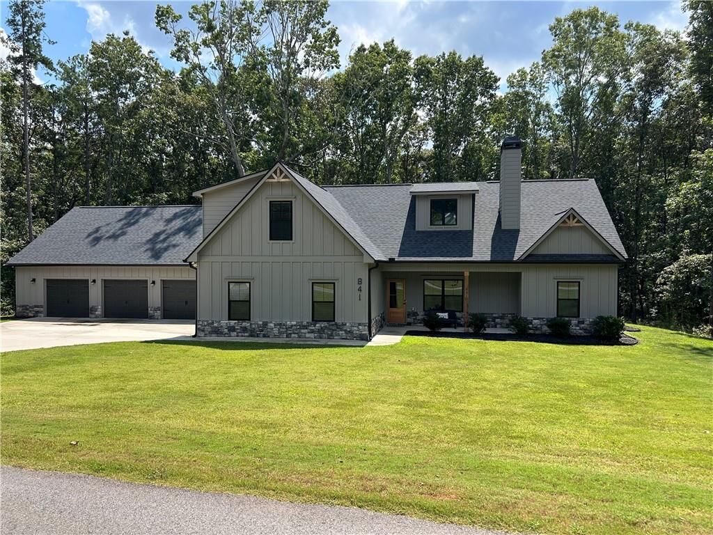 Property Photo: 841 Sweetwater Bend GA 30180