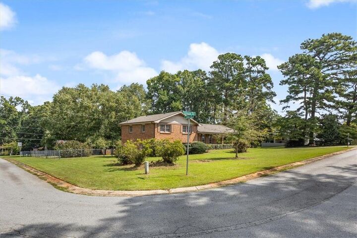 Property Photo:  5082 Ailene Drive  GA 30135 