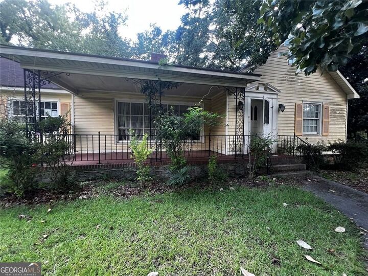 Property Photo:  2040 Sandtown Road SW  GA 30311 