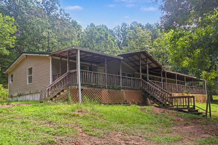 Property Photo:  215 Brett Lane  GA 30728 