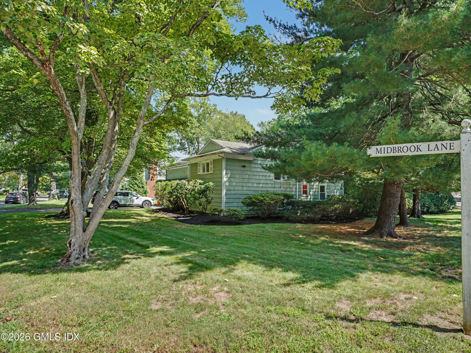 Property Photo:  1 Midbrook Lane  CT 06870 