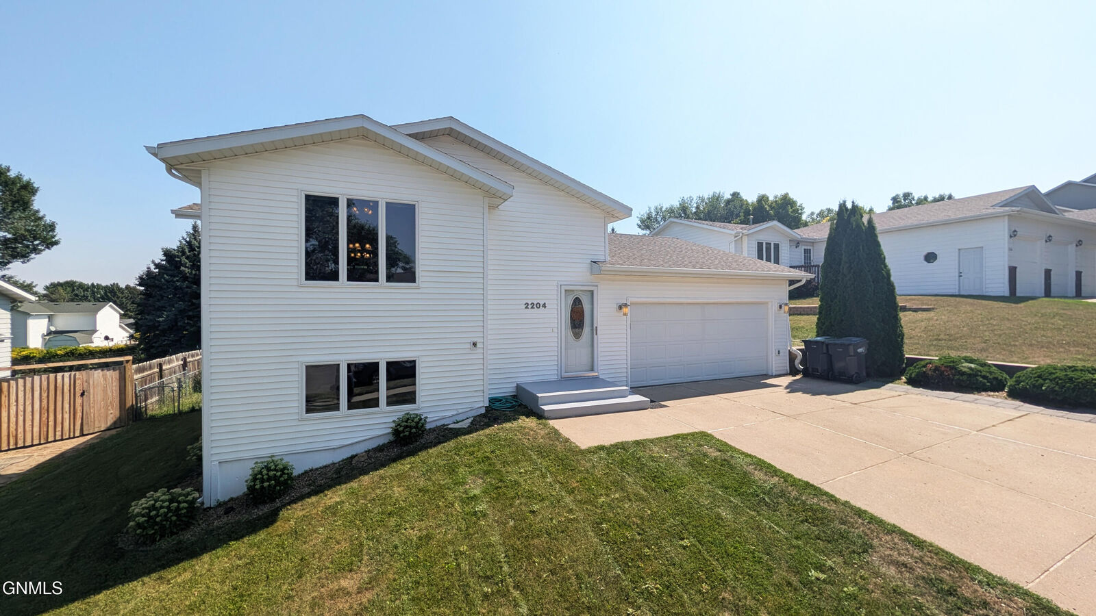 Property Photo:  2204 10th Avenue SE  ND 58554 