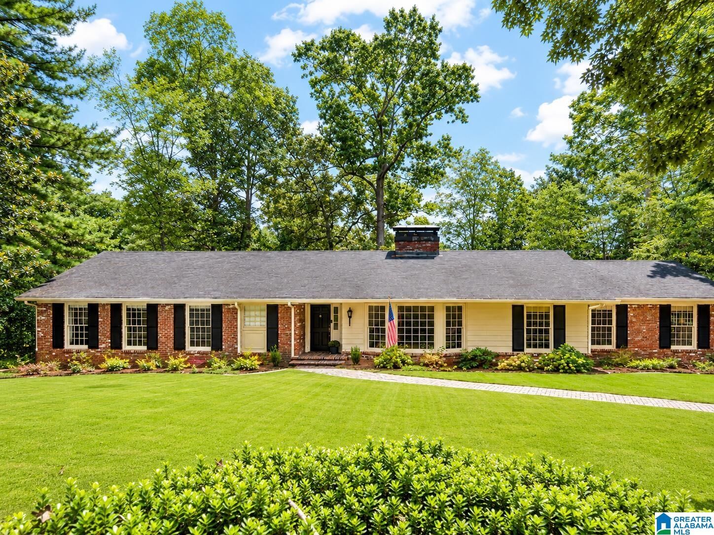 Property Photo: 3349 S Brookwood Lane AL 35223