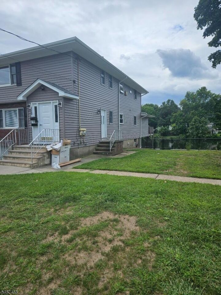 Property Photo:  112 Ringwood Ave 2  NJ 07442 