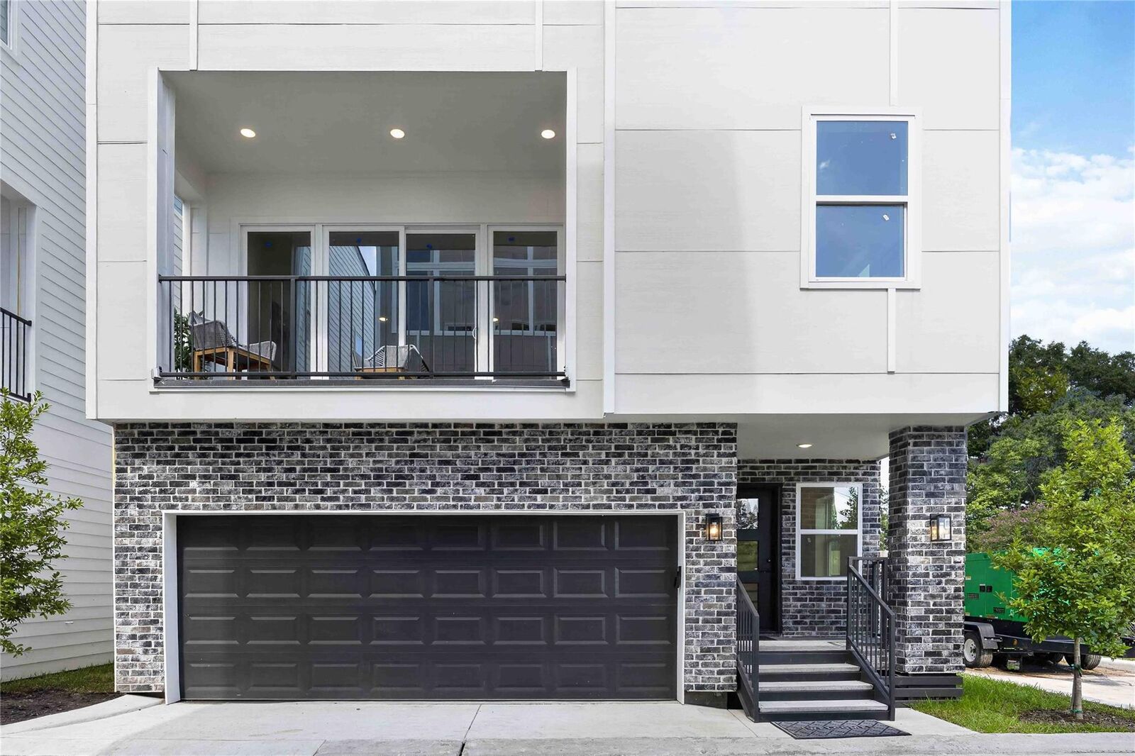 Property Photo: 316 Walthall C TX 77022