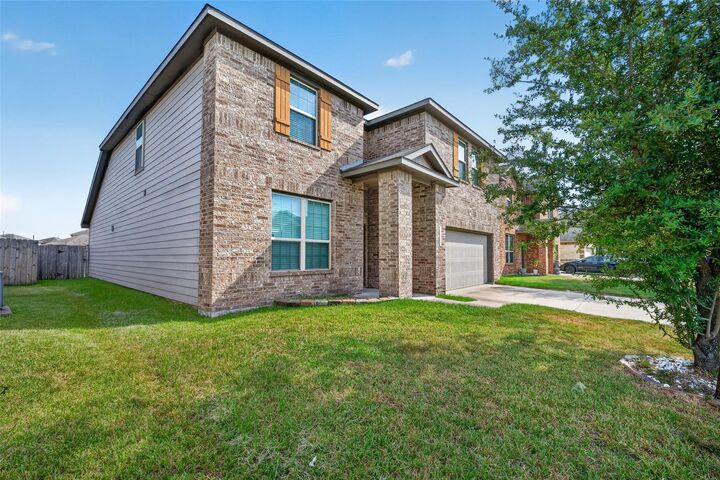 Property Photo: 13230 Vallentine Row Drive TX 77044