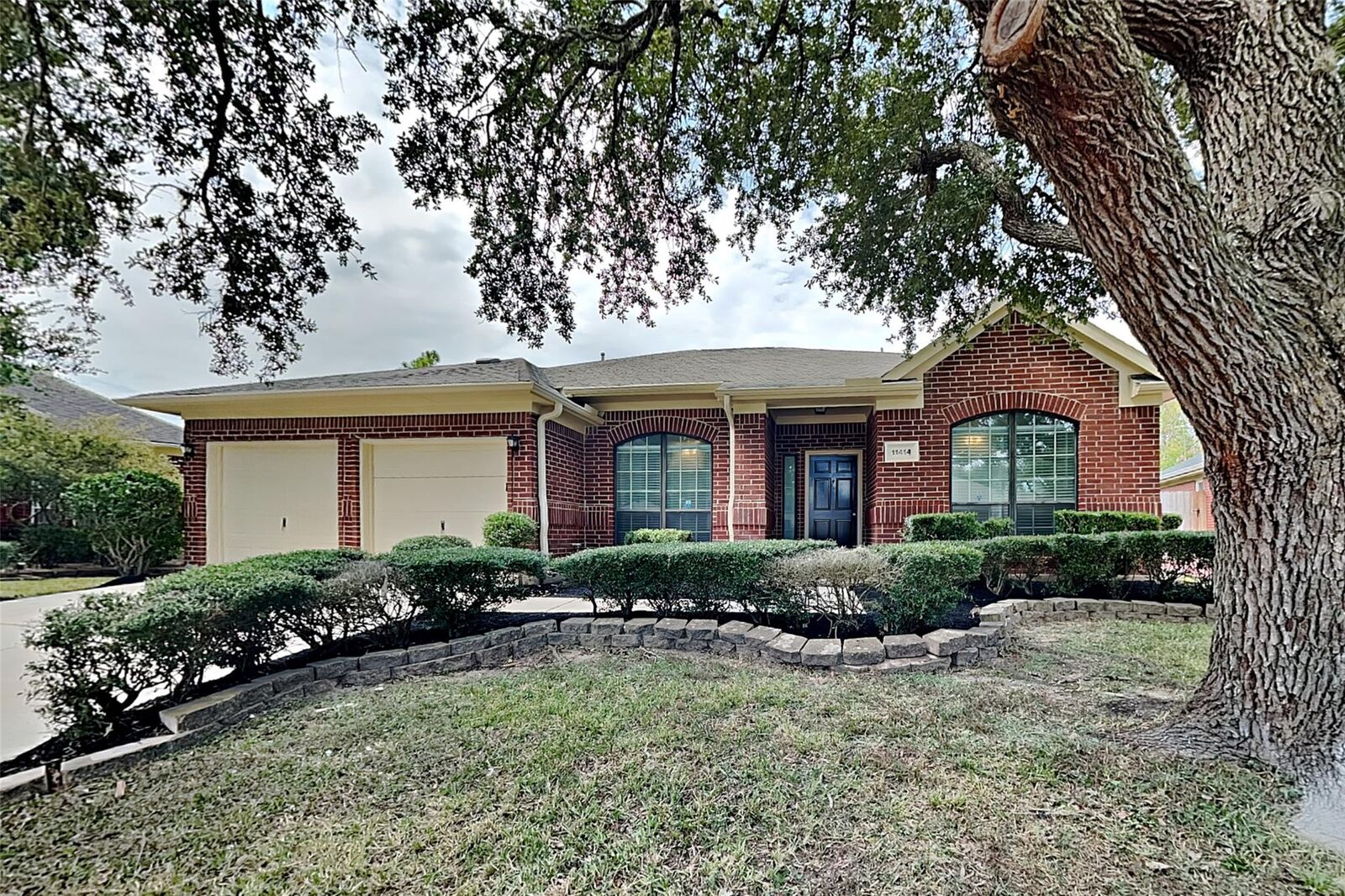 Property Photo:  11414 Oak Lake Glen Circle  TX 77498 