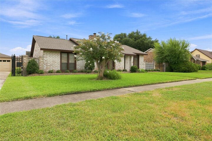 Property Photo: 10126 Sagegreen Drive TX 77089