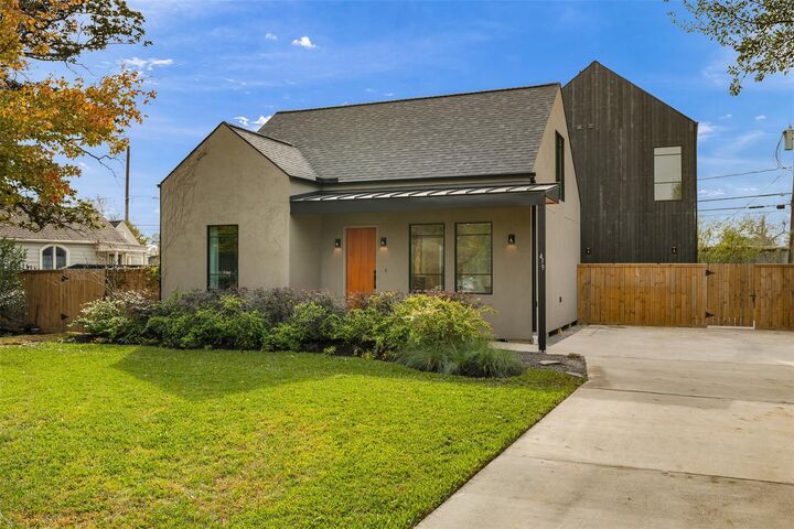 Property Photo:  419 W 30th Street  TX 77018 